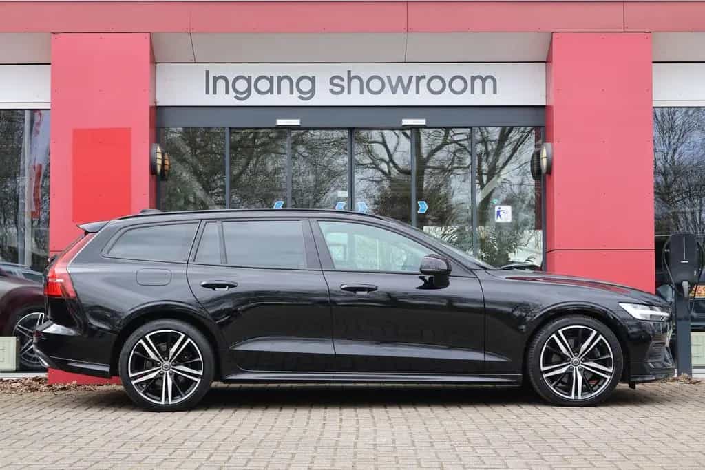 Volvo V60 2.0 B3 Momentum | Origineel NL | ACC | Camer 01/2022-photo-3