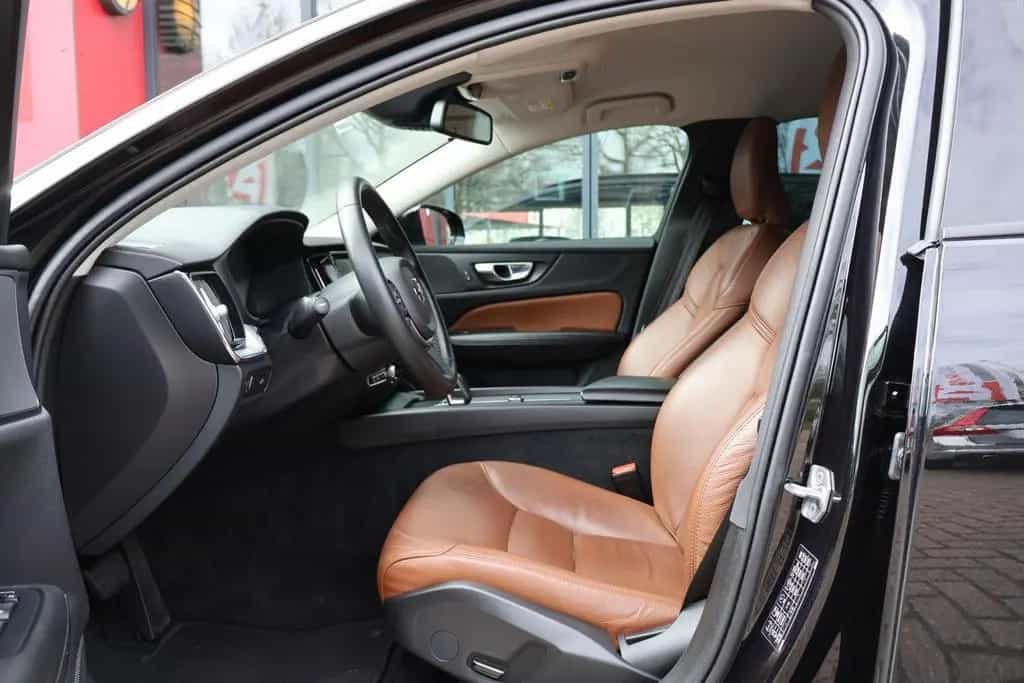 Volvo V60 2.0 B3 Momentum | Origineel NL | ACC | Camer 01/2022-photo-5