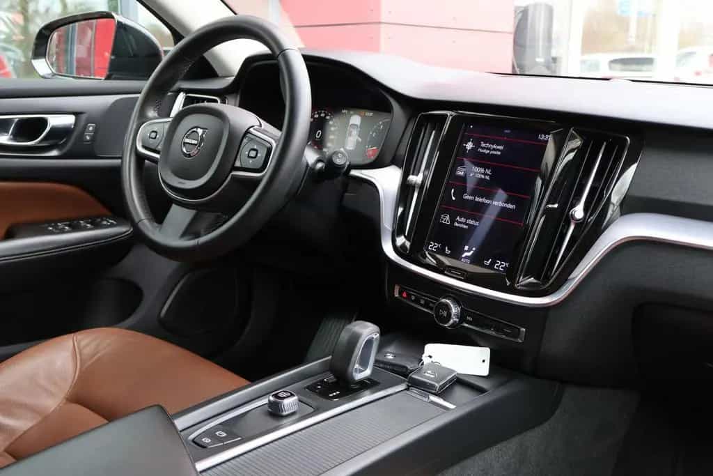 Volvo V60 2.0 B3 Momentum | Origineel NL | ACC | Camer 01/2022-photo-7