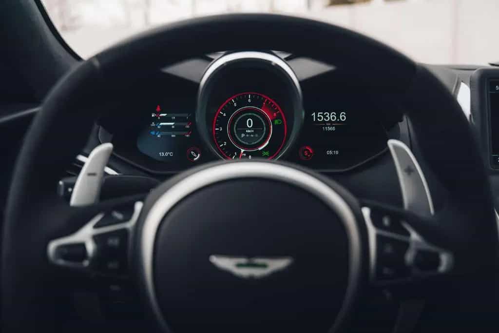 Aston Martin DBS Superleggera / Magnetic Silver / Jewellery P 01/2022-photo-14