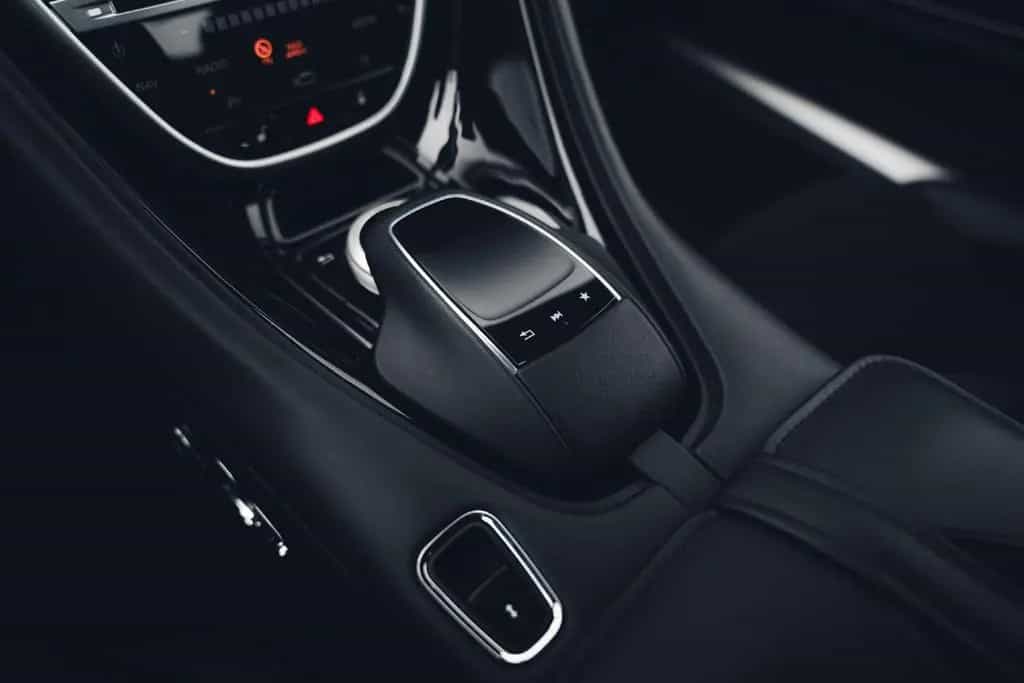 Aston Martin DBS Superleggera / Magnetic Silver / Jewellery P 01/2022-photo-17