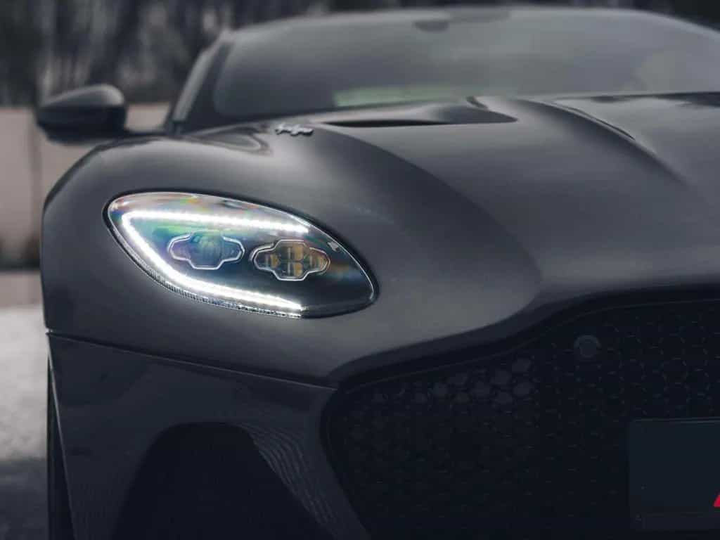 Aston Martin DBS Superleggera / Magnetic Silver / Jewellery P 01/2022-photo-2