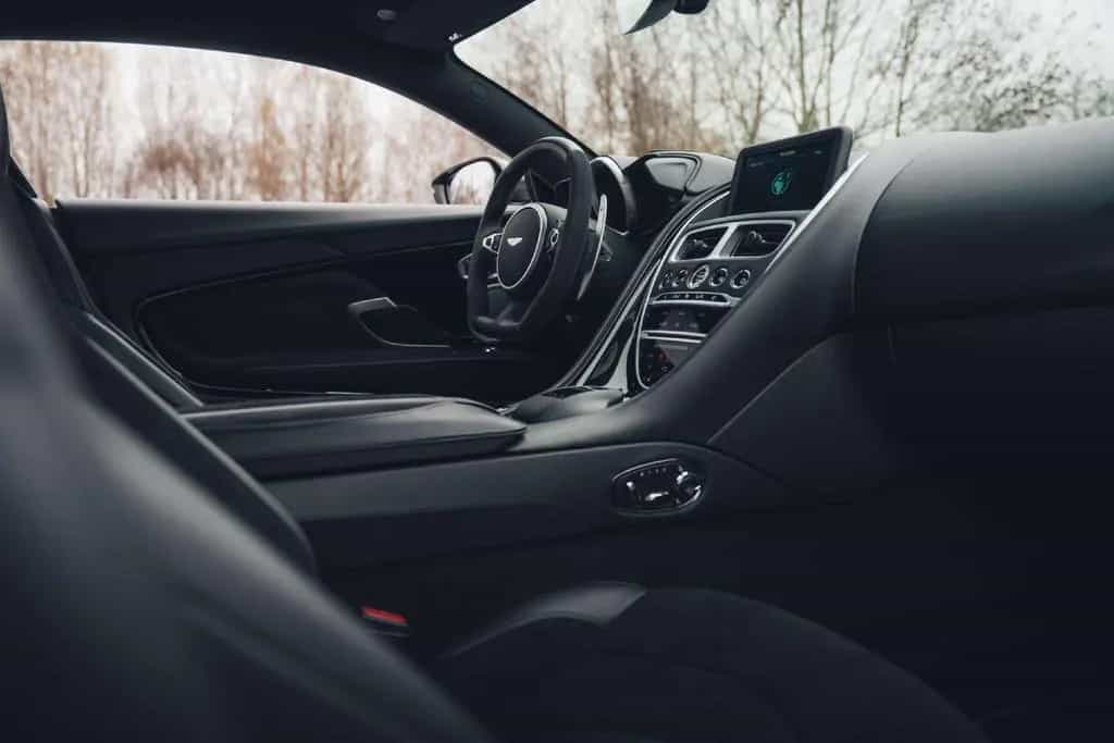 Aston Martin DBS Superleggera / Magnetic Silver / Jewellery P 01/2022-photo-22