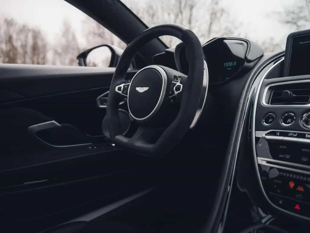 Aston Martin DBS Superleggera / Magnetic Silver / Jewellery P 01/2022-photo-24