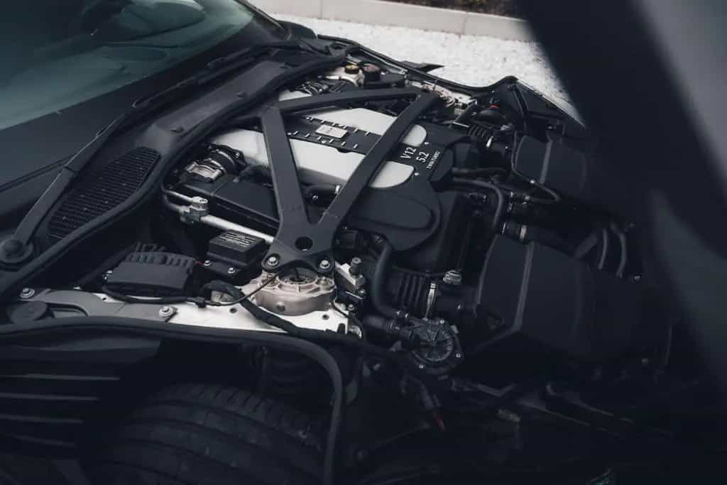 Aston Martin DBS Superleggera / Magnetic Silver / Jewellery P 01/2022-photo-27