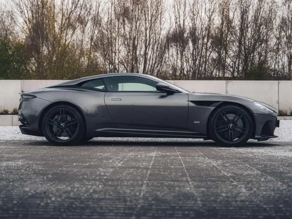 Aston Martin DBS Superleggera / Magnetic Silver / Jewellery P 01/2022-photo-4