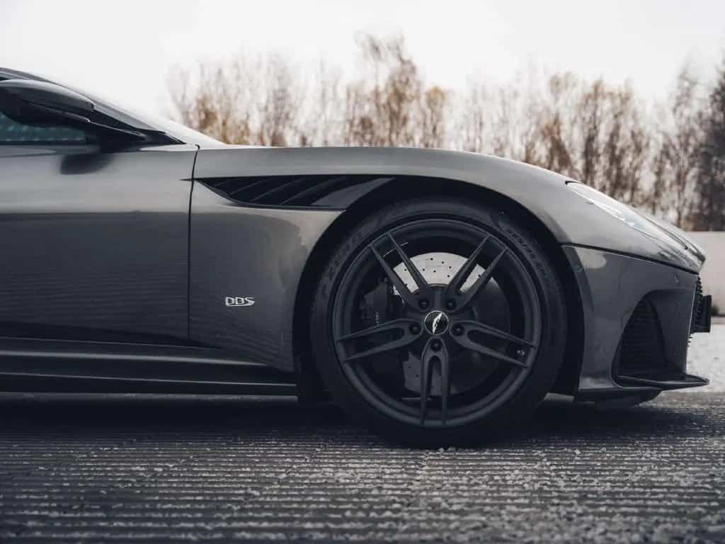 Aston Martin DBS Superleggera / Magnetic Silver / Jewellery P 01/2022-photo-5
