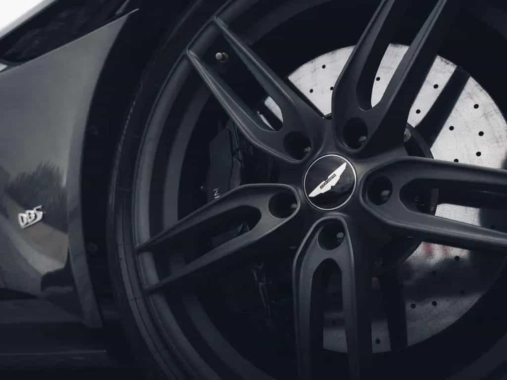Aston Martin DBS Superleggera / Magnetic Silver / Jewellery P 01/2022-photo-7