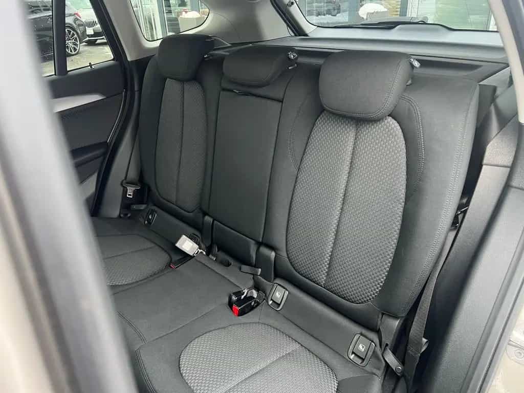 BMW X1 sDrive18i ANHÄNGEKUPPLUNG DAB NAVI UVM. 01/2022-photo-14