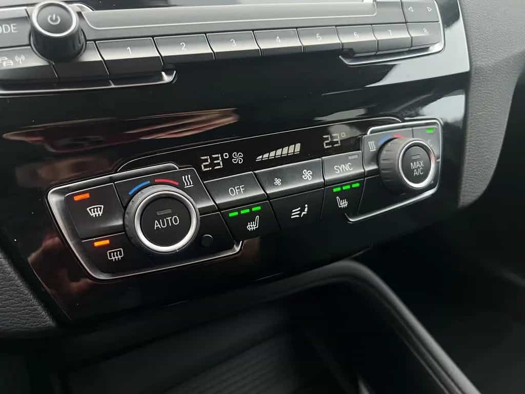 BMW X1 sDrive18i ANHÄNGEKUPPLUNG DAB NAVI UVM. 01/2022-photo-18