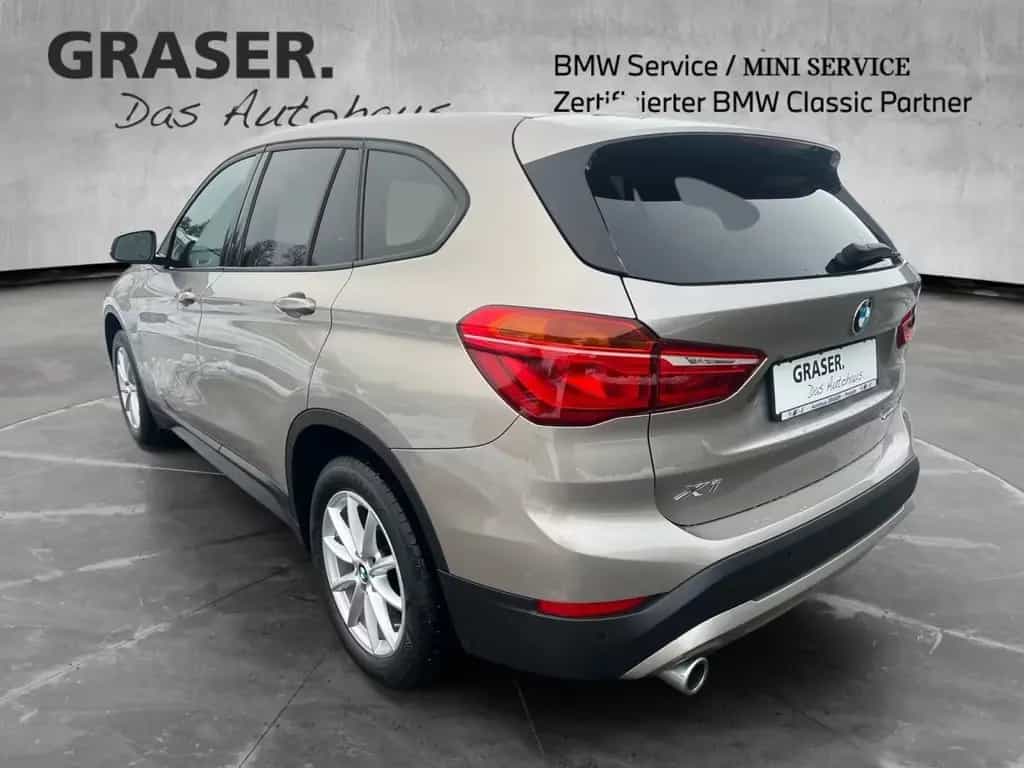 BMW X1 sDrive18i ANHÄNGEKUPPLUNG DAB NAVI UVM. 01/2022-photo-2