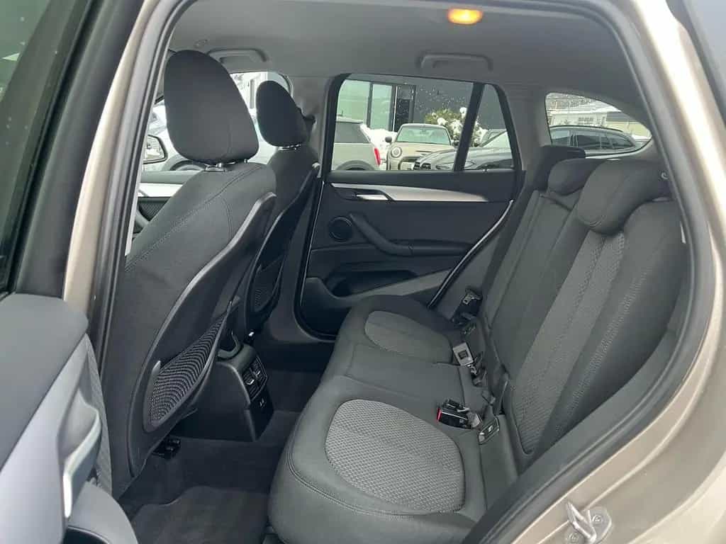 BMW X1 sDrive18i ANHÄNGEKUPPLUNG DAB NAVI UVM. 01/2022-photo-22