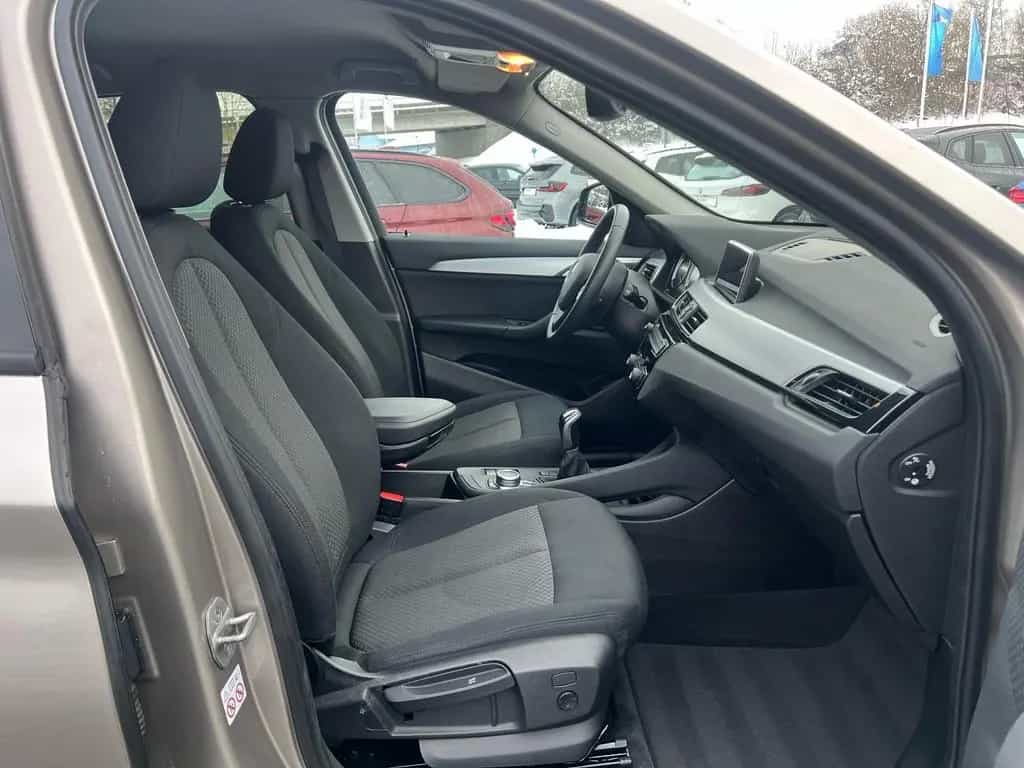 BMW X1 sDrive18i ANHÄNGEKUPPLUNG DAB NAVI UVM. 01/2022-photo-24