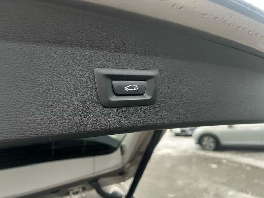 BMW X1 sDrive18i ANHÄNGEKUPPLUNG DAB NAVI UVM. 01/2022-photo-32