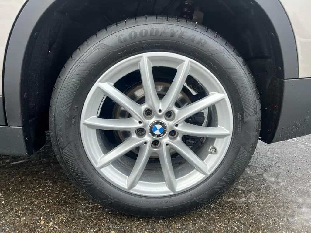 BMW X1 sDrive18i ANHÄNGEKUPPLUNG DAB NAVI UVM. 01/2022-photo-37