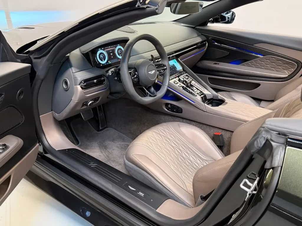 Aston Martin DB12 Volante | Aston Martin Brussels 02/2025-photo-15
