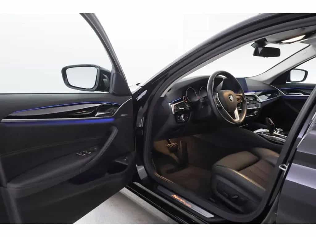 BMW 5 Series 520 d Touring Steptronic Sport Line+LED+NAVI+AHK 12/2019-photo-15