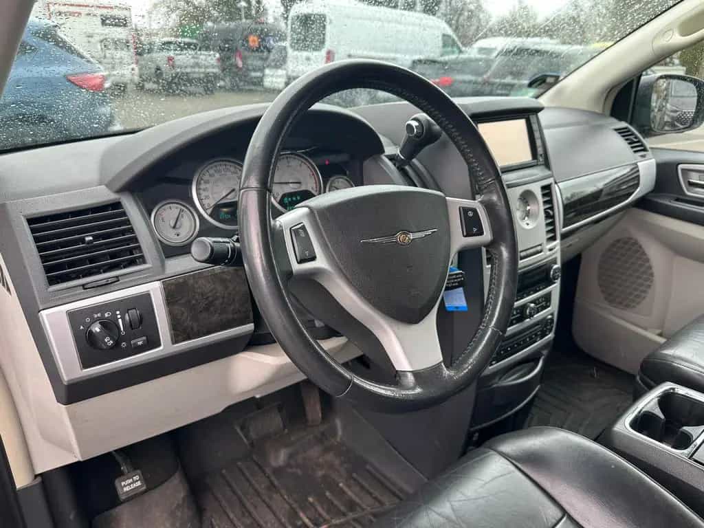 Chrysler Grand Voyager Limited  7 SITZE+ AUTOMATIK+ XENON 05/2010-photo-4