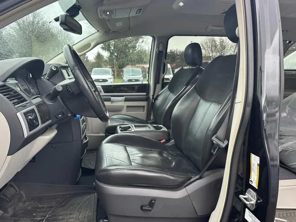 Chrysler Grand Voyager Limited  7 SITZE+ AUTOMATIK+ XENON 05/2010-photo-5