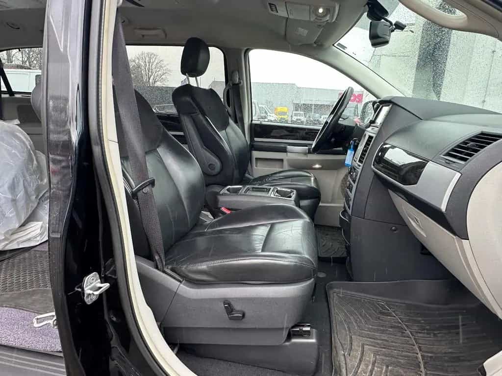 Chrysler Grand Voyager Limited  7 SITZE+ AUTOMATIK+ XENON 05/2010-photo-6