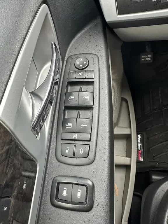 Chrysler Grand Voyager Limited  7 SITZE+ AUTOMATIK+ XENON 05/2010-photo-9