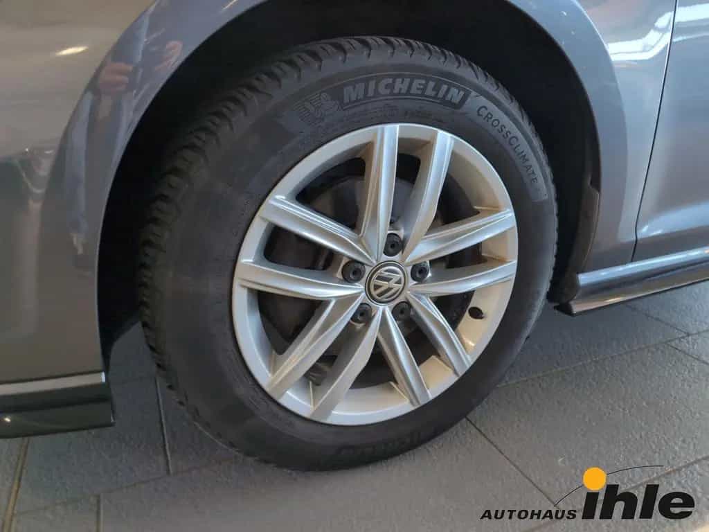 Volkswagen Golf VII Comfortline 1,5 TSI NAVI+BLUETOOTH+CLIM 12/2017-photo-14