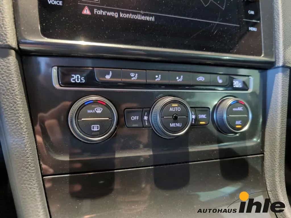 Volkswagen Golf VII Comfortline 1,5 TSI NAVI+BLUETOOTH+CLIM 12/2017-photo-18