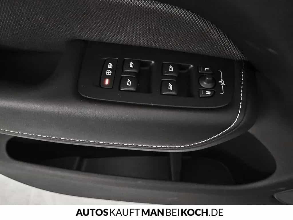 Volvo XC60 B4 D Plus Dark ACC BLIS VLED STDHz AHK 4SHz 12/2023-photo-18