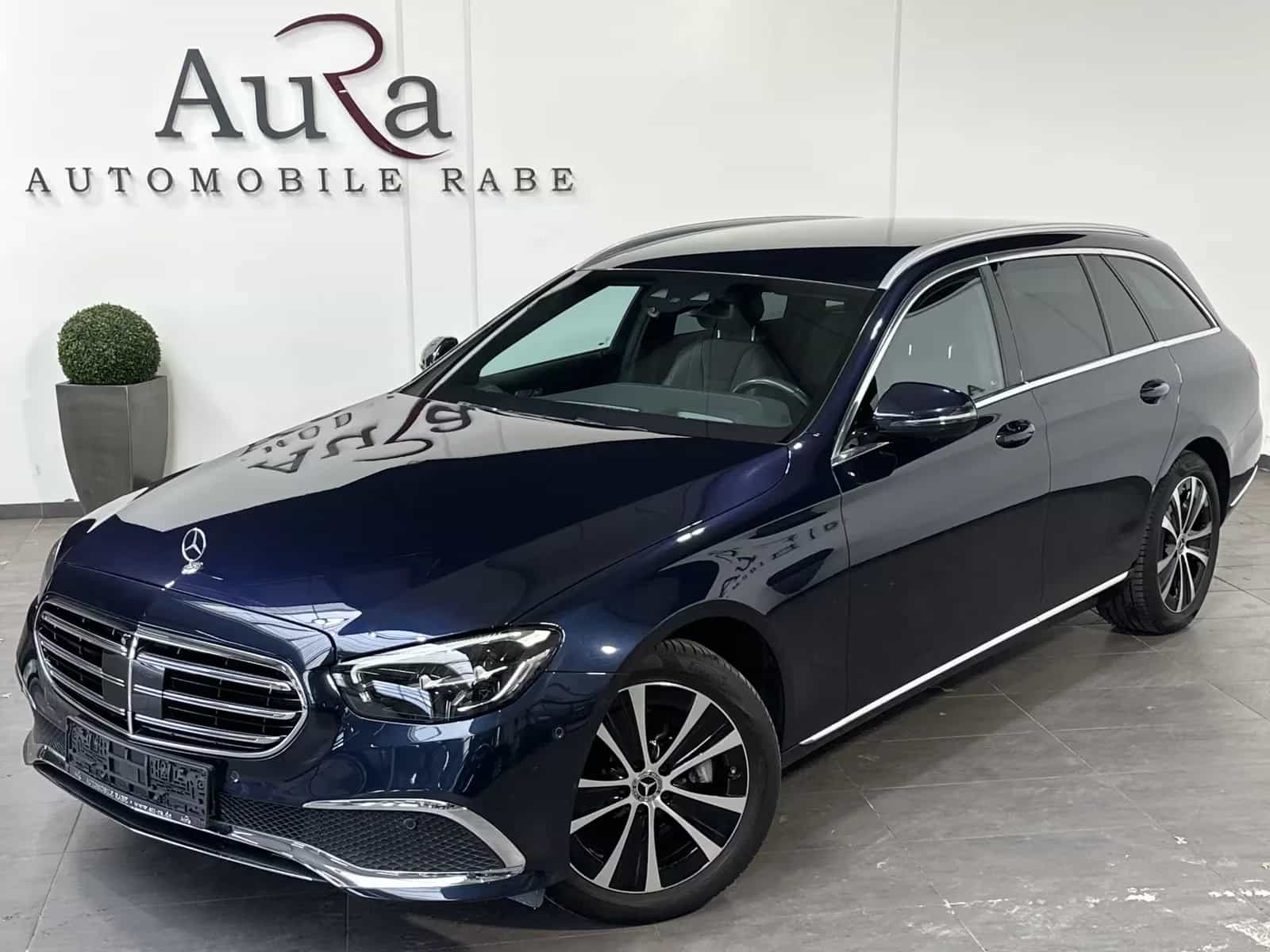 Mercedes-Benz E-Class 220 01/2023-photo-0