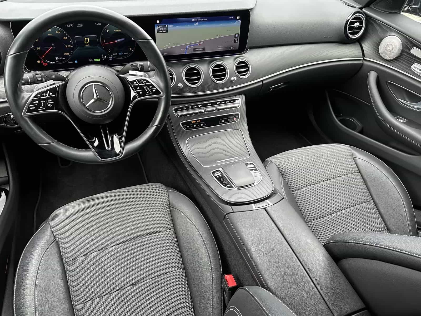 Mercedes-Benz E-Class 220 01/2023-photo-10
