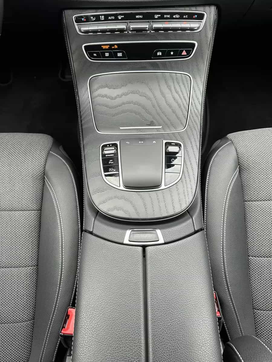 Mercedes-Benz E-Class 220 01/2023-photo-12