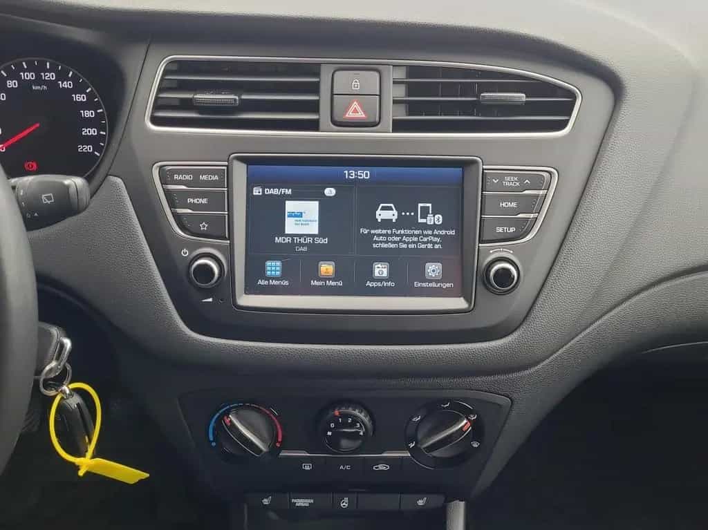 Hyundai i20 YES! *Kamera*Tempomat*aus 1.Hand* 02/2020-photo-14