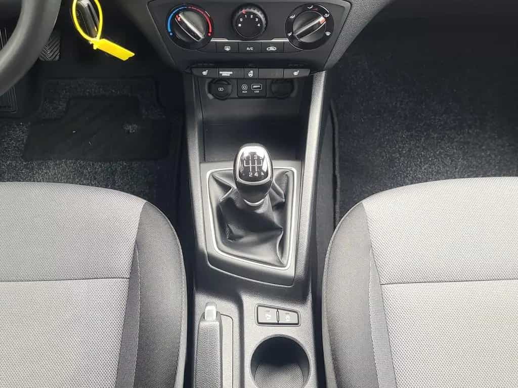 Hyundai i20 YES! *Kamera*Tempomat*aus 1.Hand* 02/2020-photo-15