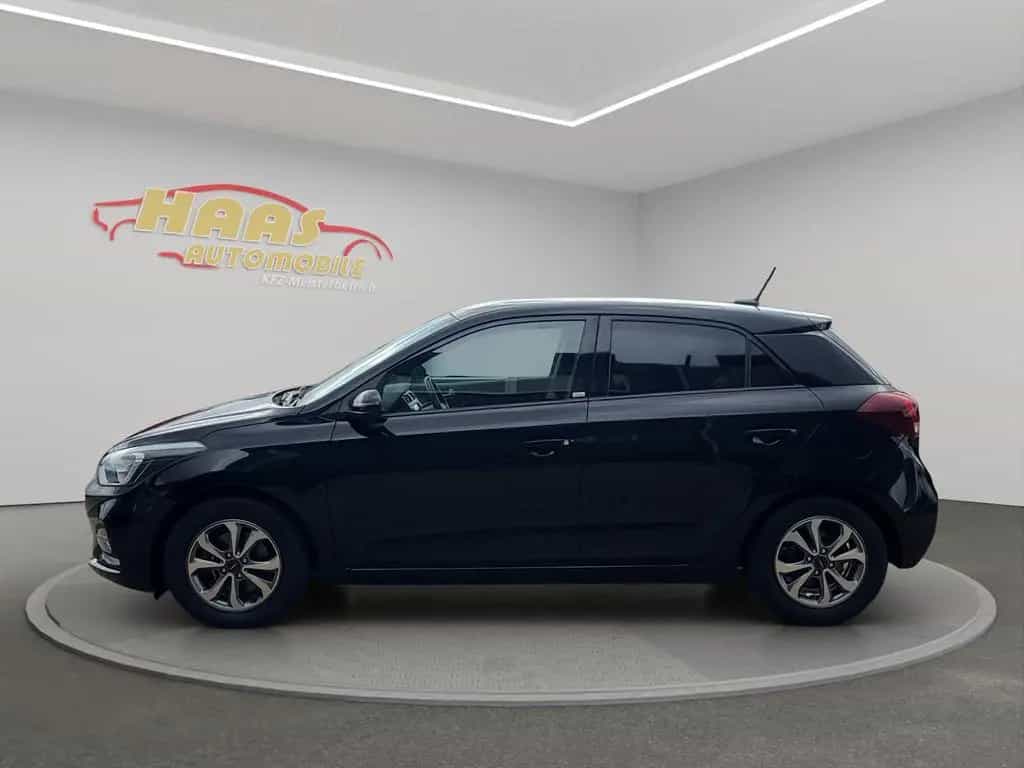 Hyundai i20 YES! *Kamera*Tempomat*aus 1.Hand* 02/2020-photo-3
