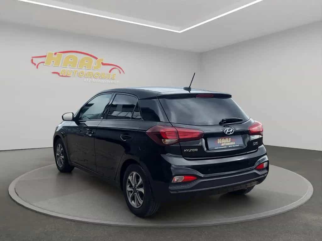Hyundai i20 YES! *Kamera*Tempomat*aus 1.Hand* 02/2020-photo-5
