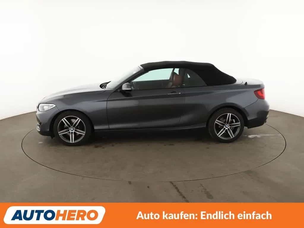 BMW 2 Series 220i Sport Line Aut.*NAVI*BI-XENON*TEMPO*PDC 04/2015-photo-2