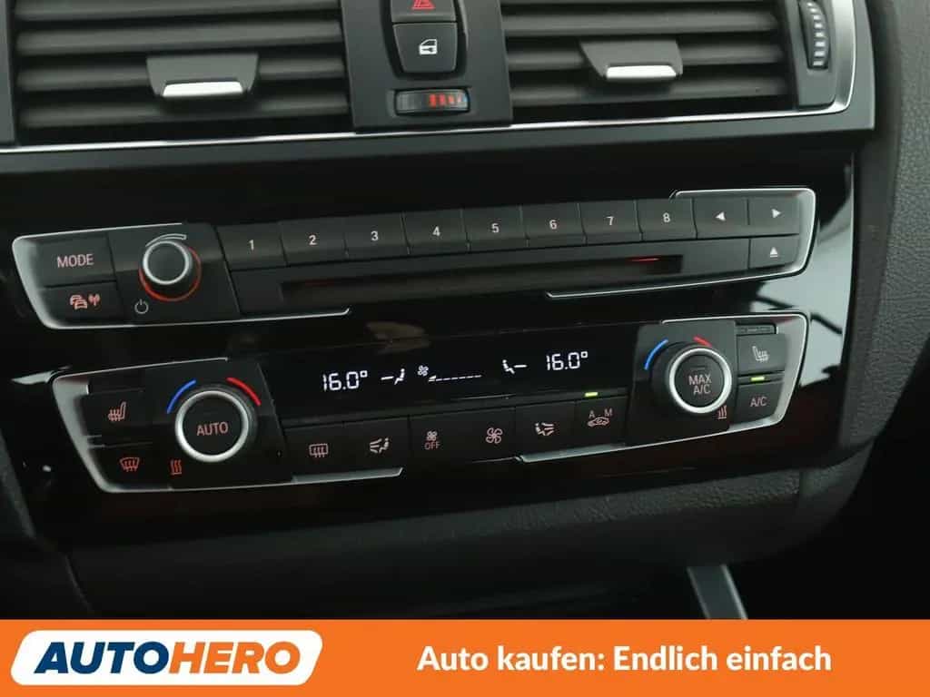 BMW 2 Series 220i Sport Line Aut.*NAVI*BI-XENON*TEMPO*PDC 04/2015-photo-22