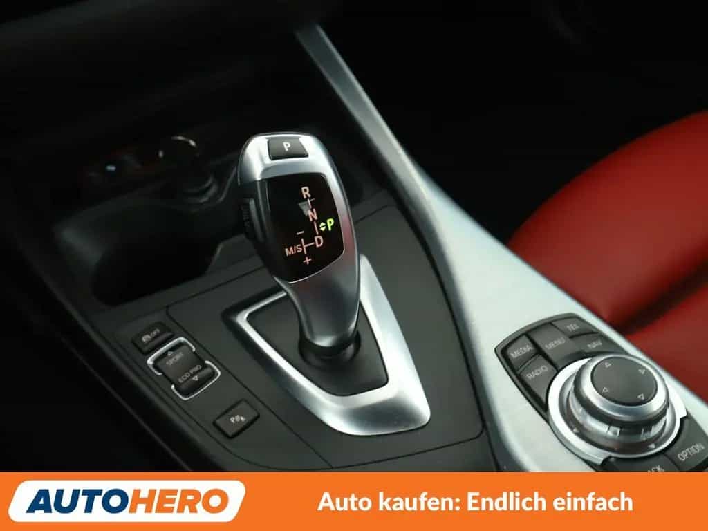 BMW 2 Series 220i Sport Line Aut.*NAVI*BI-XENON*TEMPO*PDC 04/2015-photo-23