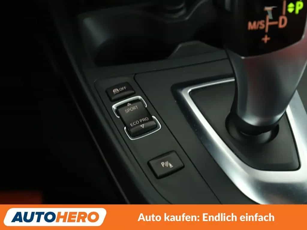 BMW 2 Series 220i Sport Line Aut.*NAVI*BI-XENON*TEMPO*PDC 04/2015-photo-25
