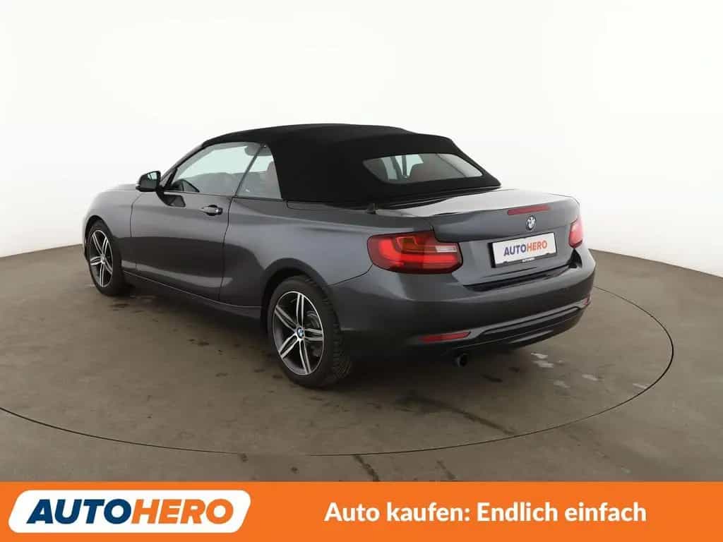 BMW 2 Series 220i Sport Line Aut.*NAVI*BI-XENON*TEMPO*PDC 04/2015-photo-3
