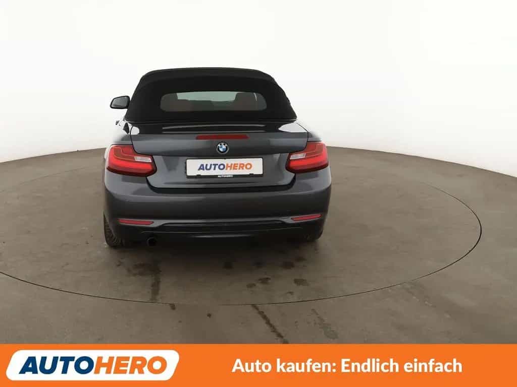 BMW 2 Series 220i Sport Line Aut.*NAVI*BI-XENON*TEMPO*PDC 04/2015-photo-4