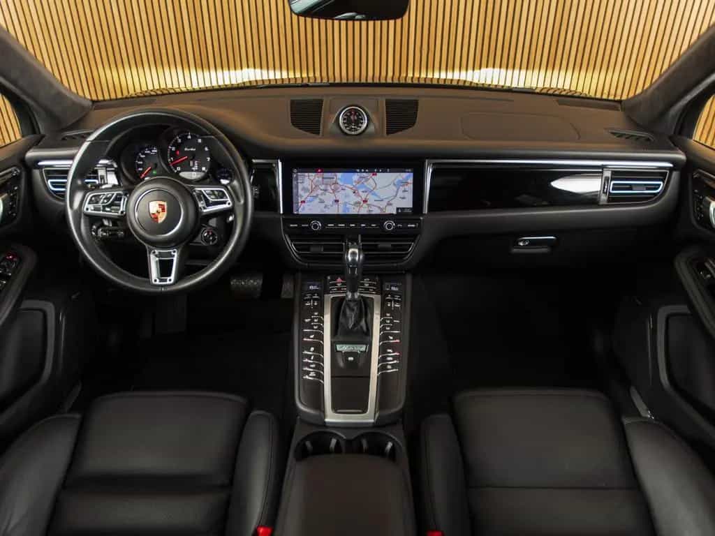 Porsche Macan Turbo SportDesign-BURMESTER-18w-21"-PANO 02/2020-photo-11