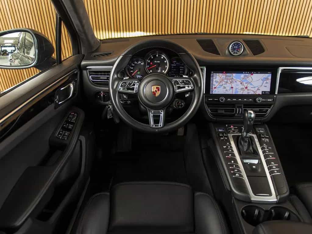 Porsche Macan Turbo SportDesign-BURMESTER-18w-21"-PANO 02/2020-photo-12