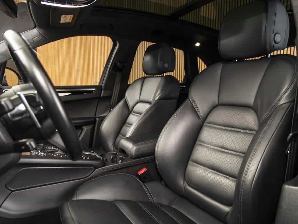 Porsche Macan Turbo SportDesign-BURMESTER-18w-21"-PANO 02/2020-photo-14