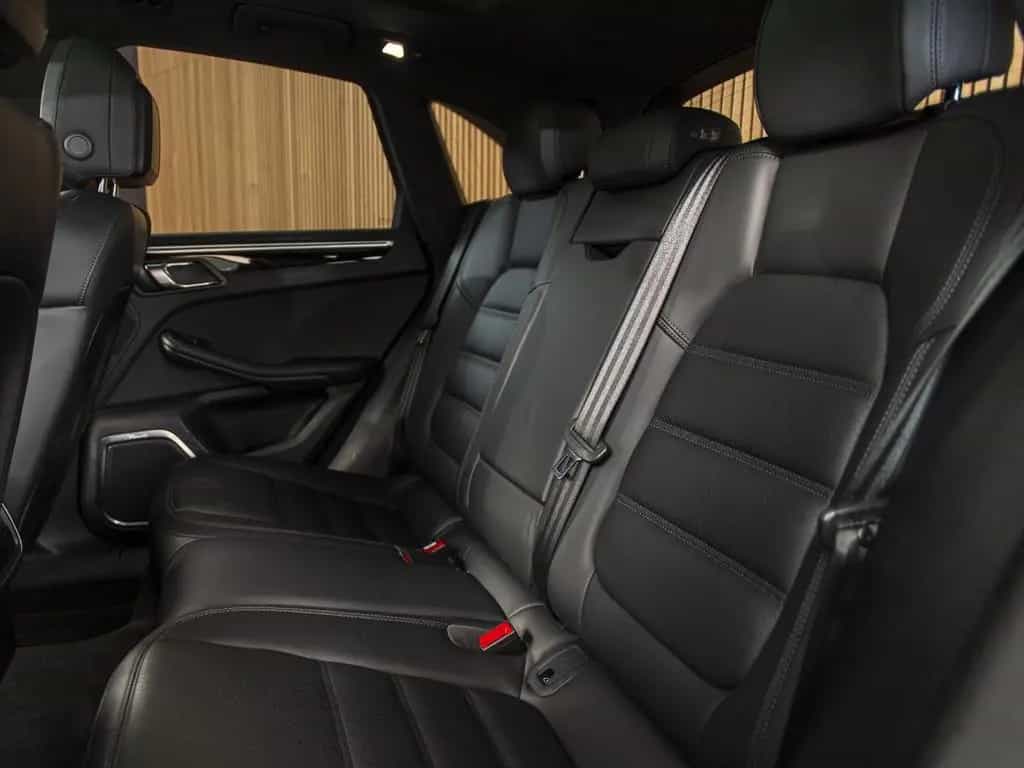 Porsche Macan Turbo SportDesign-BURMESTER-18w-21"-PANO 02/2020-photo-15