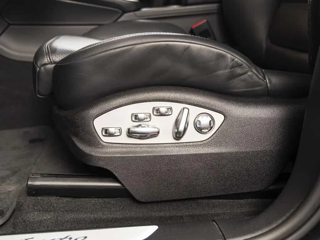 Porsche Macan Turbo SportDesign-BURMESTER-18w-21"-PANO 02/2020-photo-19