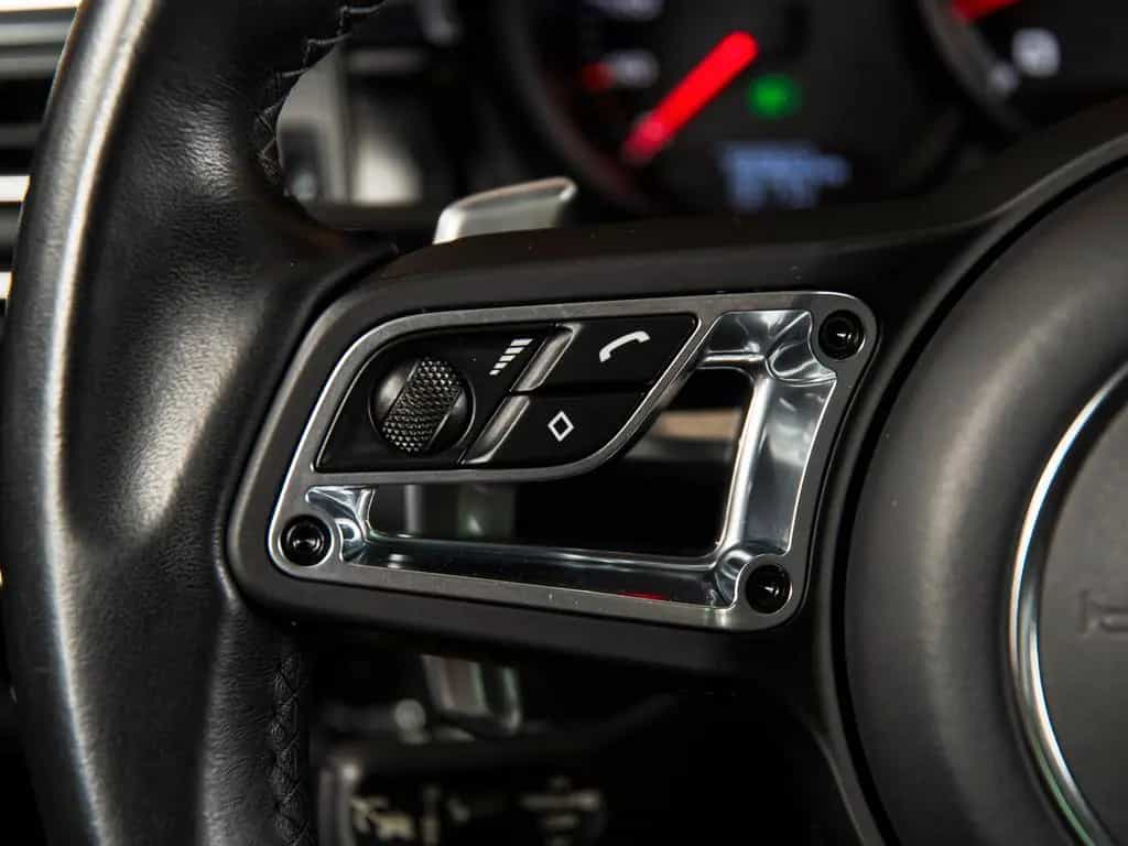Porsche Macan Turbo SportDesign-BURMESTER-18w-21"-PANO 02/2020-photo-24