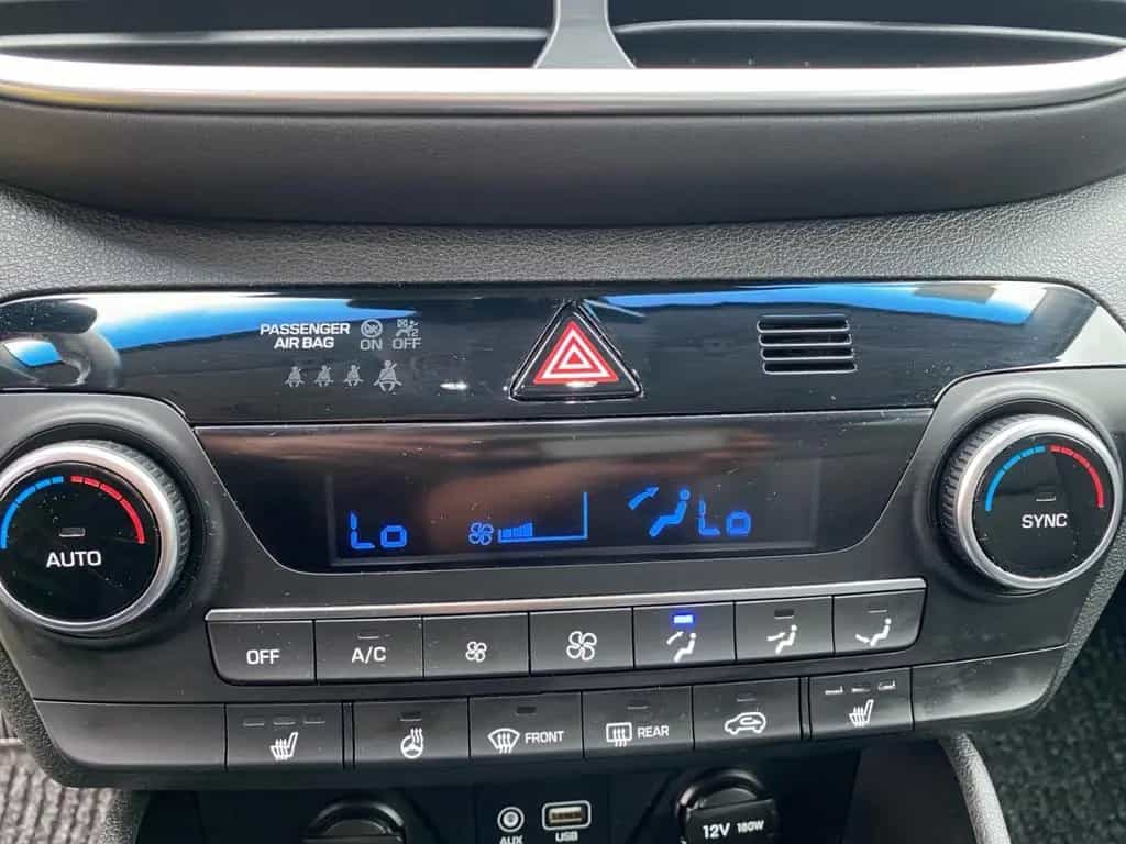 Hyundai TUCSON 1.6 Turbo DCT Trend *AHK*Leder*Pano*RCam* 01/2019-photo-27
