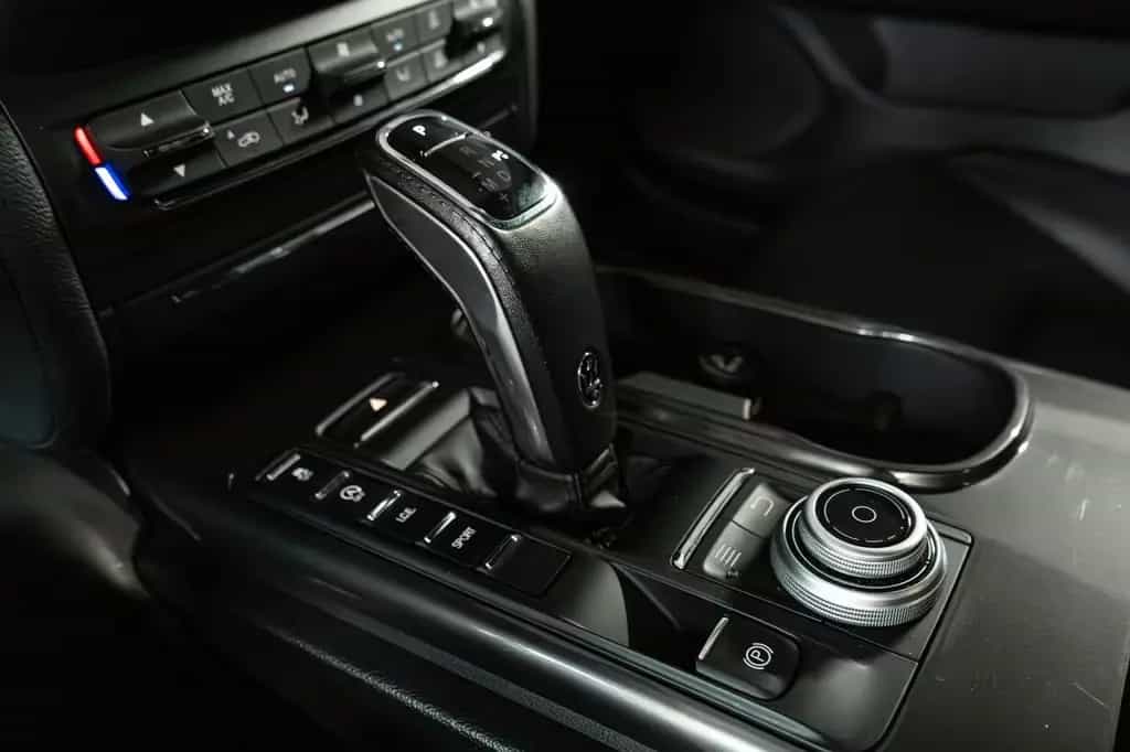 Maserati Ghibli S Q4 3.0 V6 RFK SHZ GRA APP LEDER 21-Zoll 01/2020-photo-17