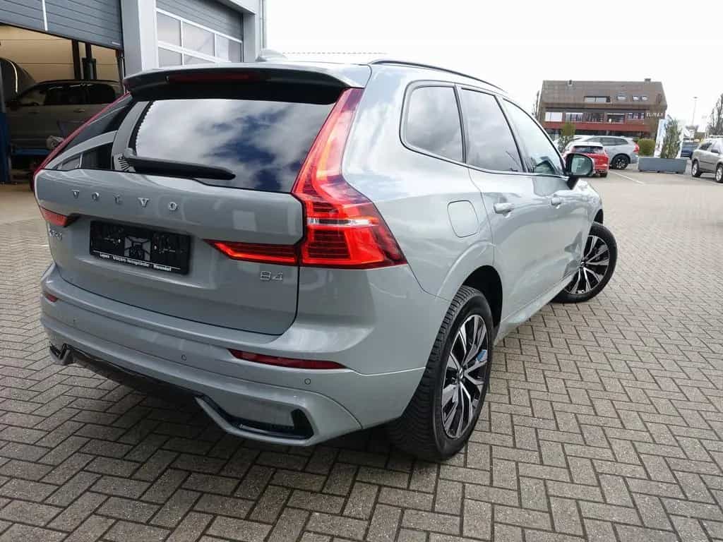 Volvo XC60 Plus B4 Dark/AHK/H&K/BLIS/Memory/Kamera 11/2023-photo-1
